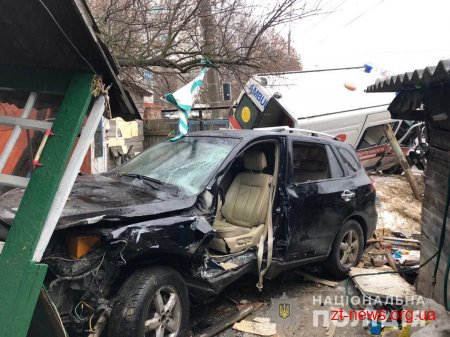 У Житомирі зіткнулися швидка і позашляховик: 7 людей травмовано