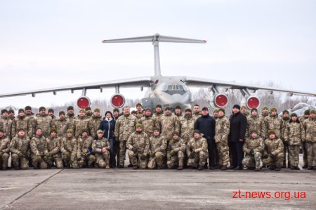 Президент Петро Порошенко на Житомирщині передав техніку військовим