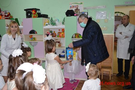 Володимир Ширма у Новограді-Волинському відвідав вихованців дитячого будинку та оглянув будівництво