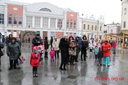 На Михайлівській для дітей влаштували казкові фотозони, вікторину, дискотеку