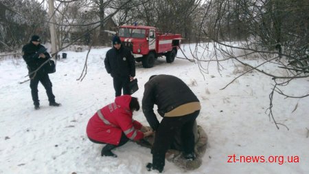 В Ружинському районі вогнеборці під час пожежі врятували чоловіка