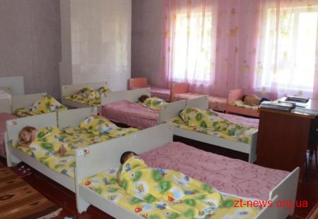 Вихователька одного з дитячих садочків Житомира грабувала дітей, поки вони спали
