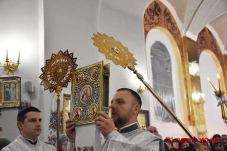У Свято-Михайлівському кафедральному соборі пройшла святкова служба з нагоди Різдва Христового