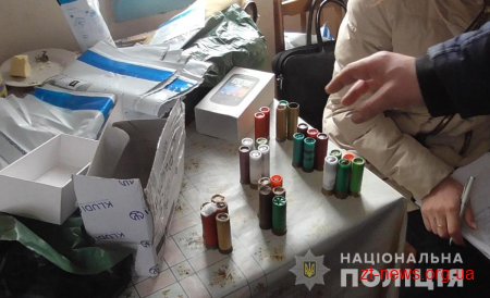 У жителя Попільнянського району поліцейські виявили порох, вибухівку та зброю