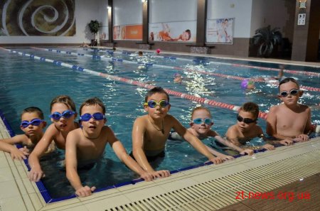 У Житомирі продовжується набір груп для участі у проекті «Уроки плавання»