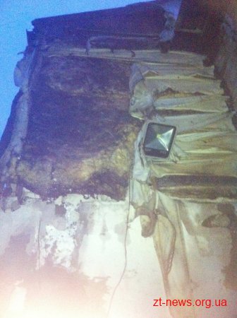 Під час пожежі в господарчій будівлі у Житомирі розірвався газовий балон