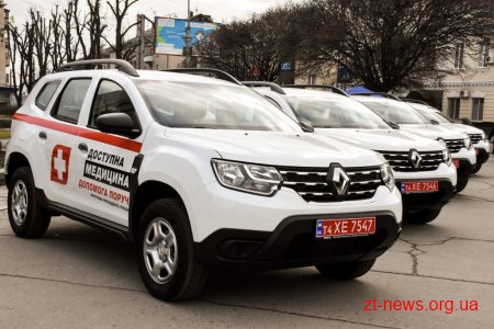 22 автомобілі «Renault Duster» отримали лікарі Житомирщини, які працюють в селах