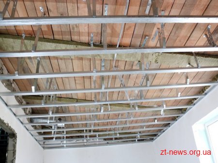 У спорткомплексі «Динамо» у Радомишлі триває реконструкція: проводять внутрішні роботи