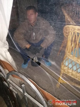 У Житомирі поліцейські охорони затримали нічного «відвідувача» зачиненого кафе