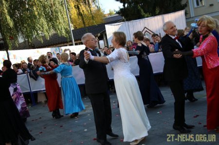 У Житомирі відгуляли Покровське весілля