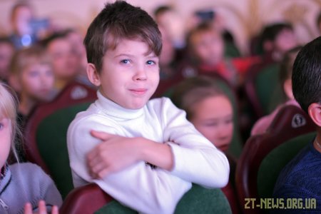 400 дітей з усіх районів області завітали на передноворічне свято