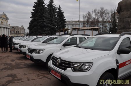 Сільські амбулаторії Житомирщини отримали 18 сучасних автомобілів