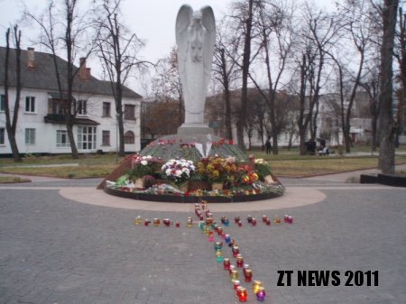 У Житомирі вшанували жертв Голодомору без партійної символіки