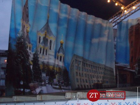 Житомиряни зустрічали новий рік на площі Корольова