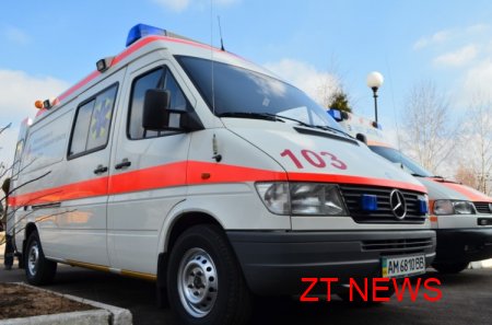 Житомирські Центральні міська лікарня №2 та дитяча міська лікарня отримали по санітарному автомобілю