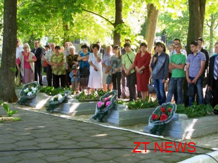 Сьогодні вшанували пам'ять героїв, і тих, хто полягли, захищаючи Житомир у 1943 році