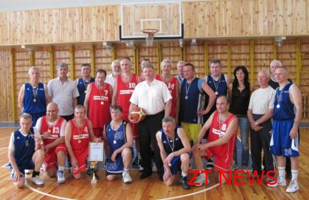 9-10 червня відбувся турнір серед ветеранів баскетболу