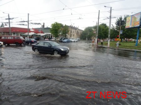 В Житомирі традиційний потоп на перехресті Щорса-Котовського