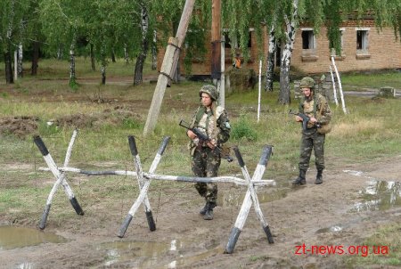 На Житомирському полігоні десантники випробовували новітні зразки зброї