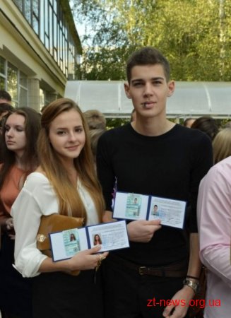 Міський голова вручив студентські квитки першокурсникам Житомирського державного технологічного університету