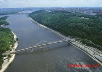 До кінця року в Новограді-Волинському планують звести пішохідний міст через річку Случ