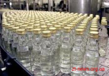 У Житомирі податкові міліціонери вилучили майже тисячу пляшок фальсифікованої горілки