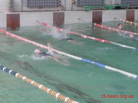 У Житомирському басейні урочисто відкрилися обласні змагання "Триатлон для всіх"