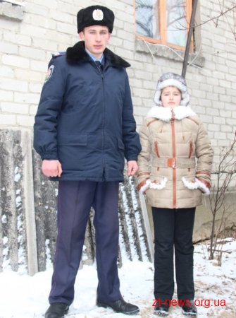 В Олевську міліціонер урятував життя двом маленьким сестричкам