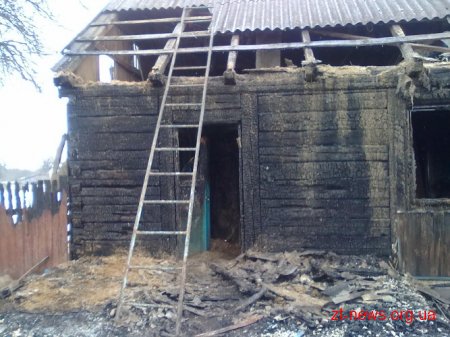 Водонагрівач став причиною пожежі у дерев'яному будинку