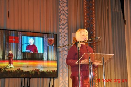 Всеукраїнський Форум жінок «Жінка-лідер в українському суспільстві» прийняв резолюцію: у жінок області та України багато завдань та планів на майбутнє