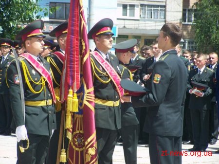 В Житомирі пройшов випуск молодих лейтенантів військового інституту