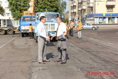 Дебой особисто контролює ремонт доріг у Житомирі
