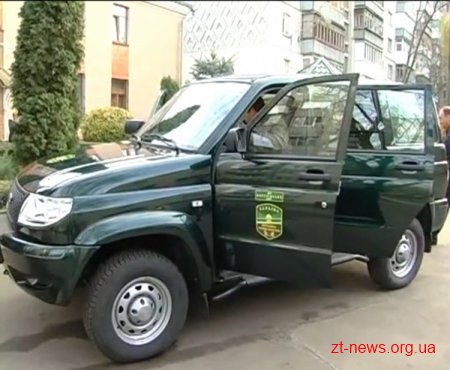 Краща рейдова бригада лісівників на Житомирщині отримала новенький автомобіль УАЗ (Патріот)