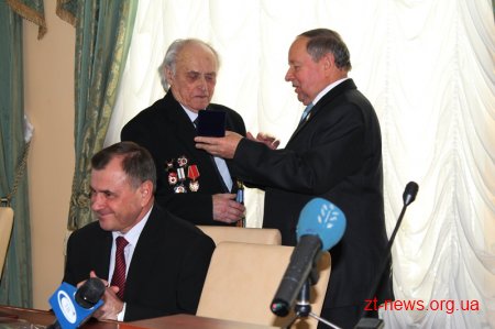Керівники області привітали з 90-літнім ювілеєм ветерана війни, Героя Соціалістичної праці Степана Бойка