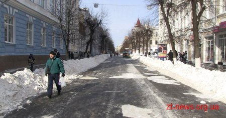 У Житомирі активісти прибрали вулицю Михайлівську від снігу