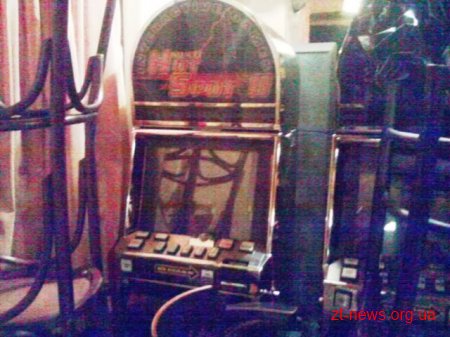 Завдяки активістам у Житомирі «накрили» підпільне казино Split та склад гральних автоматів