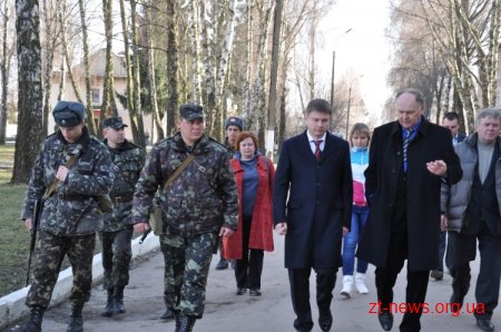 Військовозобов’язані у Бердичеві демонструють бойовий дух і бажання захищати Батьківщину