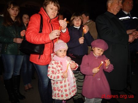 У театралізованій постановці юні рятувальники відтворили долі Героїв Чорнобиля та запалили сотні свічок пам’яті