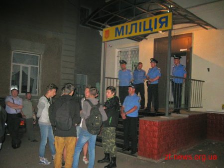 Заручників, які знаходились в офісі Правого сектора у Житомирі, звільнили