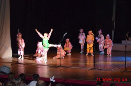 У Житомирі відбувся гала-концерт талановитих дітей «Зірка + зірка»