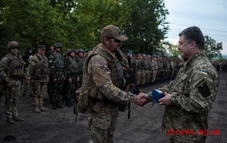 Президент України нагородив 22-х військовослужбовців з Житомирщини