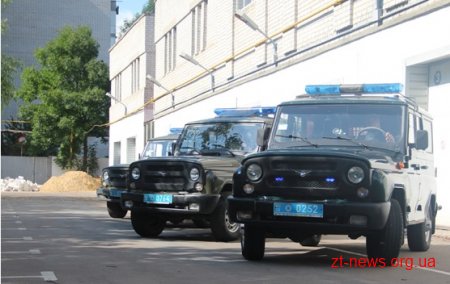 Міліцейські УАЗи, з Житомирщини, прибули на Схід нашої держави