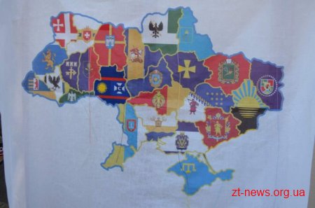 На Михайлівській житомиряни вишивають карту України