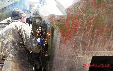 У зоні АТО понад 160 одиниць озброєння і техніки відновили військові ремонтники з Житомирщини