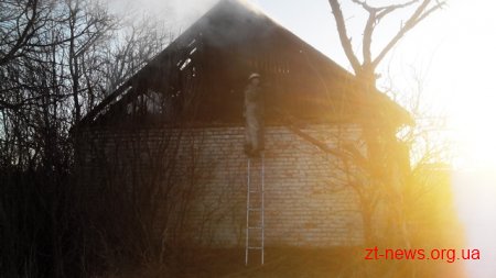 На Житомирщині пенсіонерка не змогла розбудити сина і той загинув у вогні