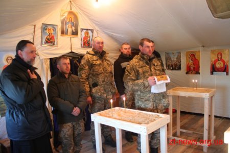 На Житомирському полігоні вже другий тиждень діє польова церква