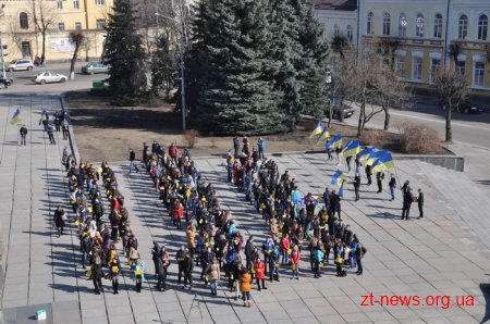 Спільне виконання гімну на майдані С.П.Корольова об’єднало сотні житомирян