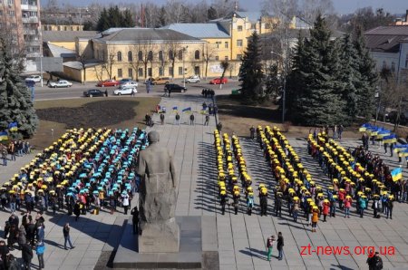 Спільне виконання гімну на майдані С.П.Корольова об’єднало сотні житомирян