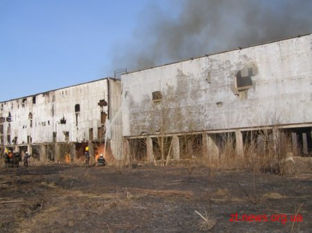 У Житомирі рятувальники ліквідували пожежу в градирні