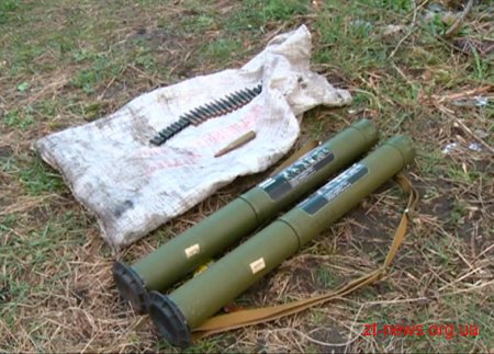 На околиці Житомира патрульні виявили мішок з використаними гранатометами
